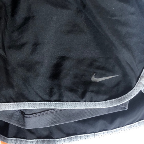 Nike dri fit lines shorts size M - Picture 5 of 5